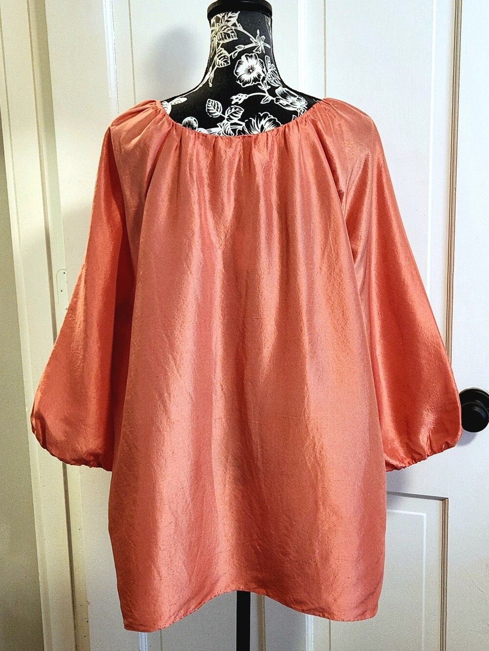 🆕️ 🍁Talbots🍁 - Peach Orange Silk Peasant Top - Picture 2 of 10